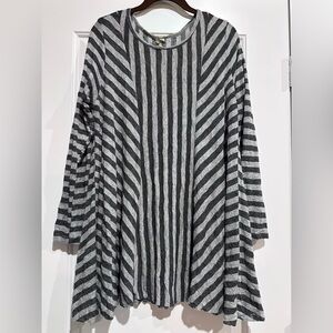 Comfy USA Oversized Gray Long Sleeve Tunic